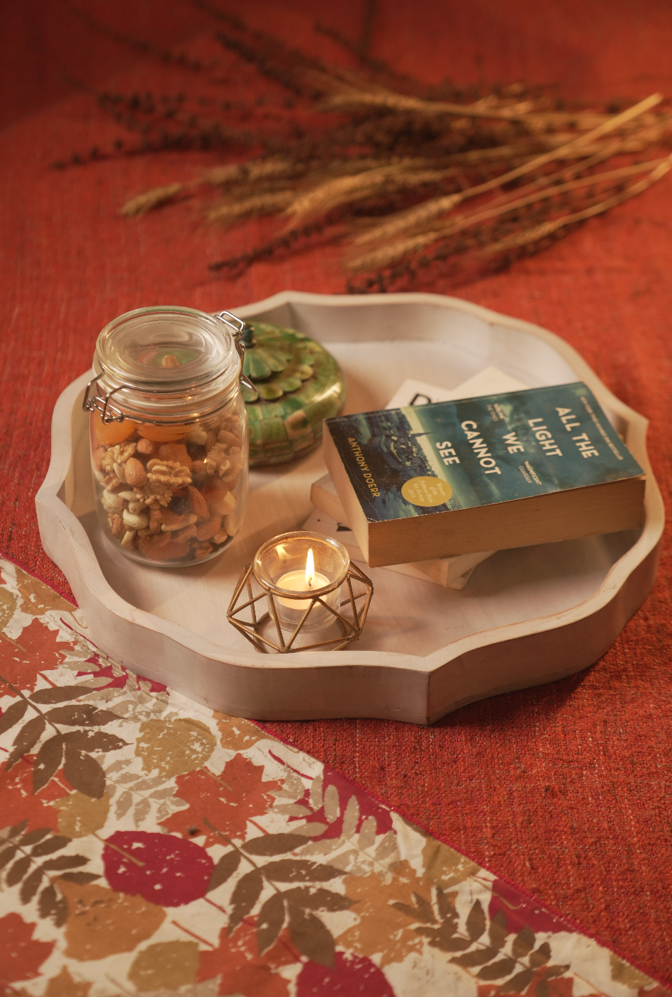 Classic Crest Tray